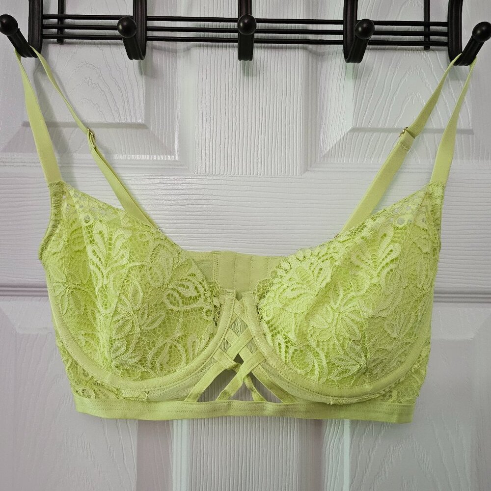 Adore me Diara Contour